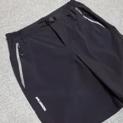 ★未使用　サロモン　SALOMON　ハーフパンツ　黒　Lのサムネイル