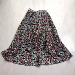花柄スカート ロング フレア ブラック F 黒系 ダブルクローゼットのサムネイル