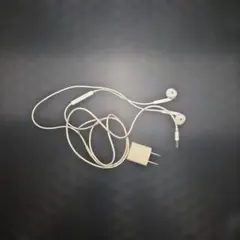 ホワイト 有線イヤホン 3.5mmジャック コンセント 2点