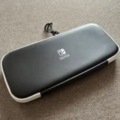 Nintendo Switch 純正キャリングケース 黒/白　新品