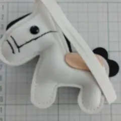 馬型チャーム ホワイト縁起物