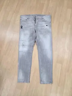 希少！即完売！DSQUARED2 デニムパンツ グレー ダメージ加工 2レザーのサムネイル