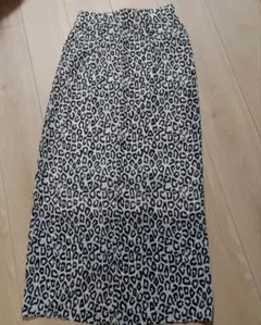 ヒョウ柄タイトスカート