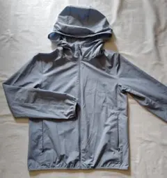 Mサイズ　ブルー　ユニクロ　ポケッタブルUVカットパーカー