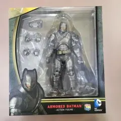 MAFEX アーマード バットマン backend=imagemagick;version=1;