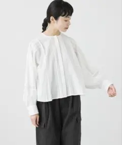 美品 45R タペットタックブラウス ホワイト - メルカリ