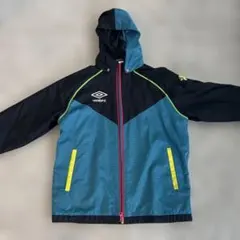 140 umbro フード付きウィンドブレーカー 青・黒