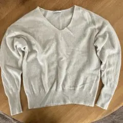 BAYFLOW Vネック　長袖ニットセーター クリーム色