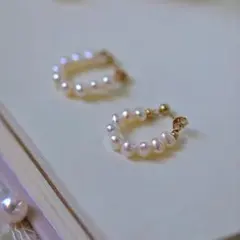 PA112【パール】ピアス　再入荷　立体感　高みえ　揺れる　ホワイト　ゴールド