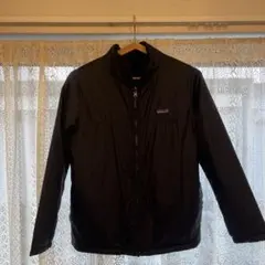 patagonia キッズ ジャケット 黒