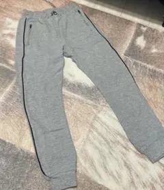 グレー スウェット パンツ