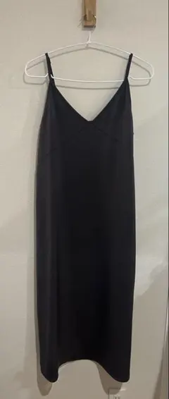 UNIQLO ブラック サテン　キャミワンピース Sサイズ