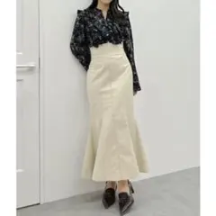 dazzlin バックレースアップスイッチングマーメイドスカート ベージュ Sのサムネイル