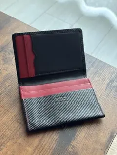 【カードケース】カルクル(carcru)ブラック/レッド 合成皮革