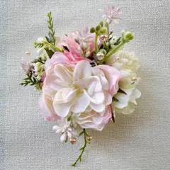 ミニバラとマムのコサージュ（小さめ）