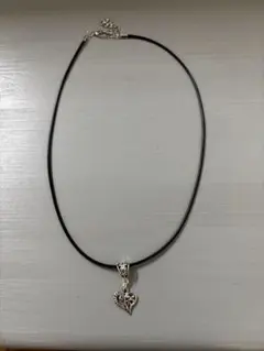 ハート型ペンダント ネックレス 黒