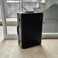 [メンテ済] RIMOWA x UA別注 クラシックフライト 63Lのサムネイル