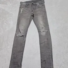 H&M グレー ダメージデニムパンツ