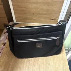 黒 ショルダーバッグ