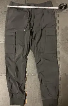 H&M ブラック カーゴパンツ ナイロン製