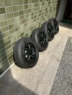 ブラックレーシングホイールとタイヤセット