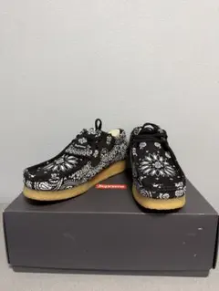 【激レア試着のみ 】Supreme クラークス ワラビー バンダナ 黒 28cmのサムネイル