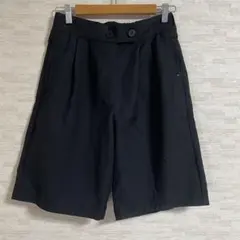 黒 ツータック ハーフパンツ