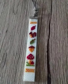 刺繍入りネックストラップ