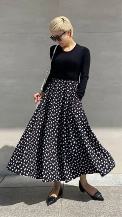 【美品】JENNE l’amour ニットドッキングワンピース 花柄 フレア 黒のサムネイル