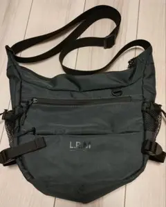 L.R.M. ダークグレー ショルダーバッグ