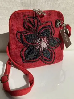 赤い花柄ビーズ刺繍付き　布バッグ
