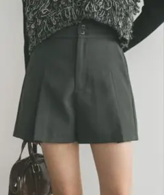 VANNIE YOU ダブルボタンタックショートパンツ