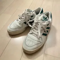 新品未使用 希少 サイズ25.5 adidas Rivalry Lowスニーカー - メルカリ