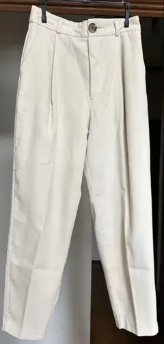 GU テーパードパンツ アイボリー