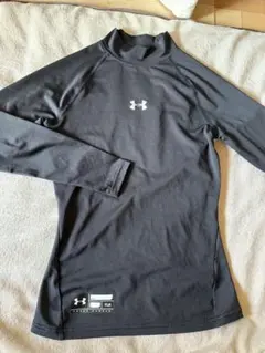 UNDER ARMOUR 長袖アンダーシャツ YLG