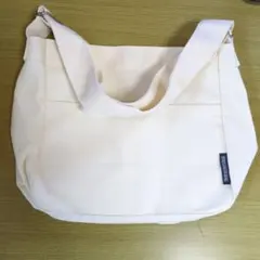 ホワイトキャンバスショルダーバッグ