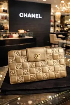極美品♡♡CHANEL ゴールド がま口二つ折り財布