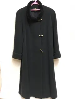 ロングコート　襟元リアルファー付き　エレガント　アンゴラ