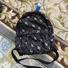 〈最終値下げ〉新品未使用タグ付き　アディダスオリジナル　リュック