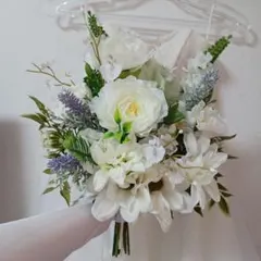 美品 ウェディングブーケ リストブーケ ブートニア 造花 ラウンド 白