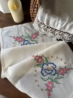 フランスアンティーク リネン テーブルクロス 花柄刺繍 ブルーライン フランスアンティーク リネン テーブルクロス 花柄刺繍 ブルーライン