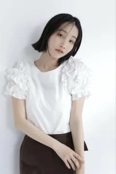 ナチュラルビューティーベーシック♡ ティアードフリルスリーブブラウスのサムネイル