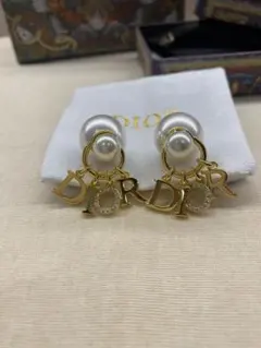 プレゼントに☆Dior ディオール トライバル ピアス