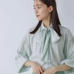 「星玲奈×NANO universe」ジョーゼットボータイブラウスのサムネイル