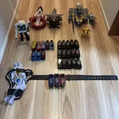 え*！様 【まとめ売り】ウルトラマントリガー 変身アイテム DXガッツスパークレ
