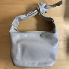 ch!iiibag スウェードチェーン ショルダーバック グレー - メルカリ