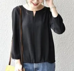 SHIPS　パーツネックブラウス　¥14,190のサムネイル