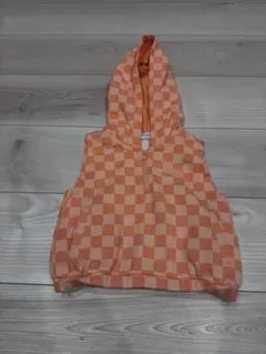 オレンジのチェック フード付きパーカー