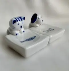 猫と犬の陶器製箸置き