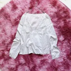 ジルスチュアート【S】深Vネック刺繍ブラウス リーフ柄 レイヤード ナチュラルのサムネイル